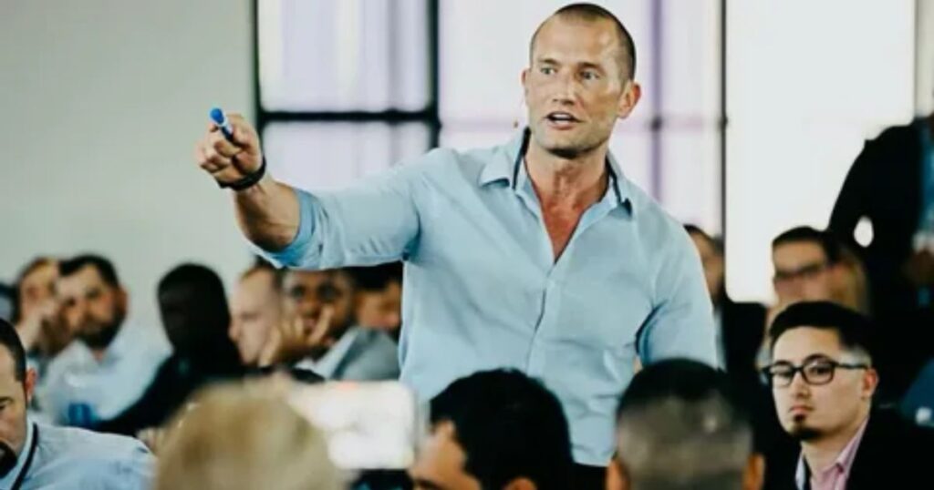 andy elliot networth