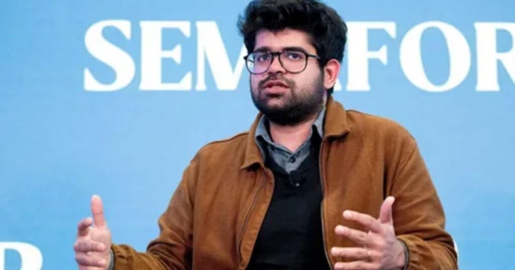 Backed by giants, challenging Google
